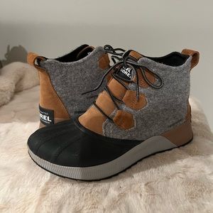 SOREL WOMEN'S OUT N ABOUT™ III CLASSIC BOOT | gray and tan | size 9.5